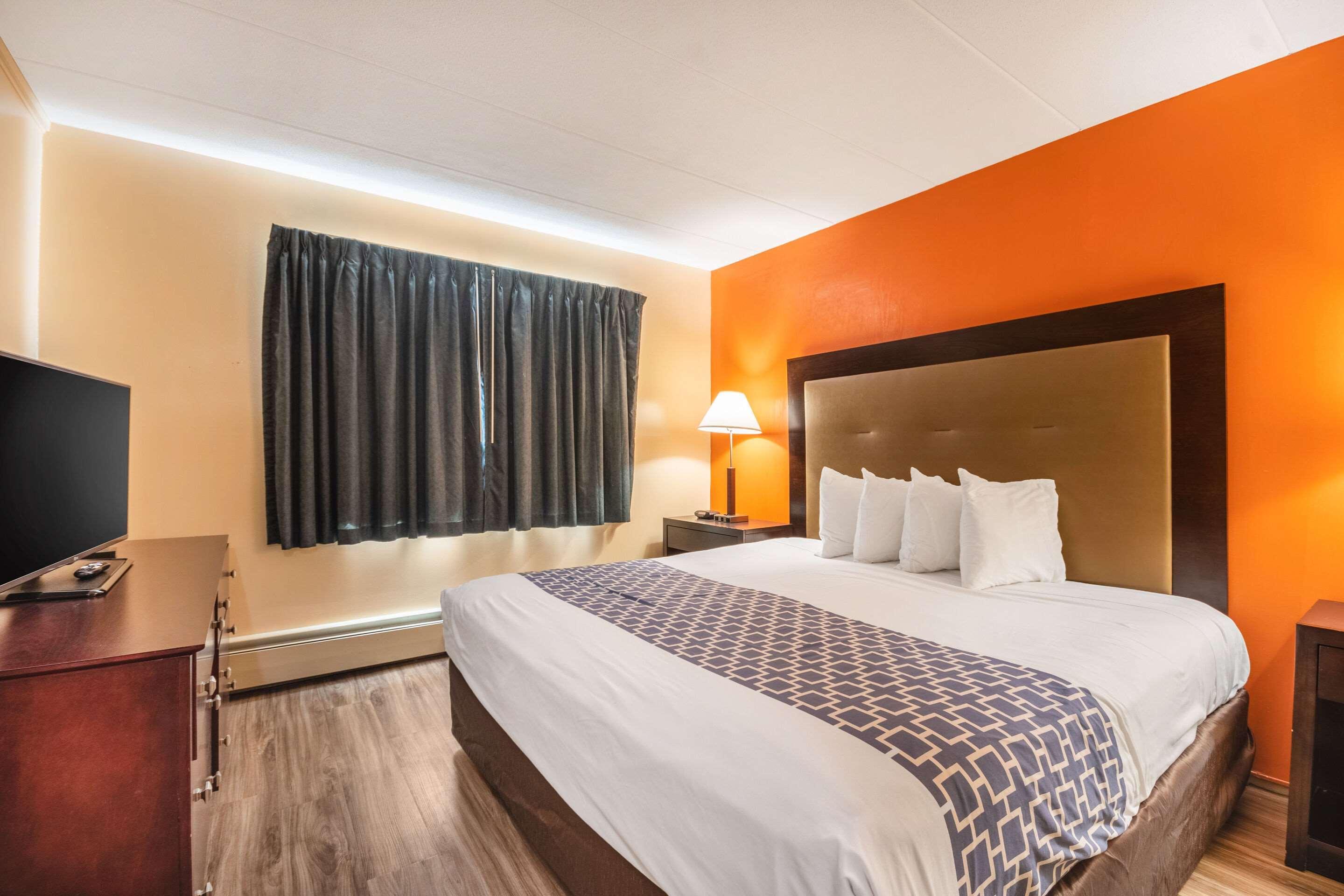 Econo Lodge Inn & Suites Airport Windsor Locks Exteriér fotografie