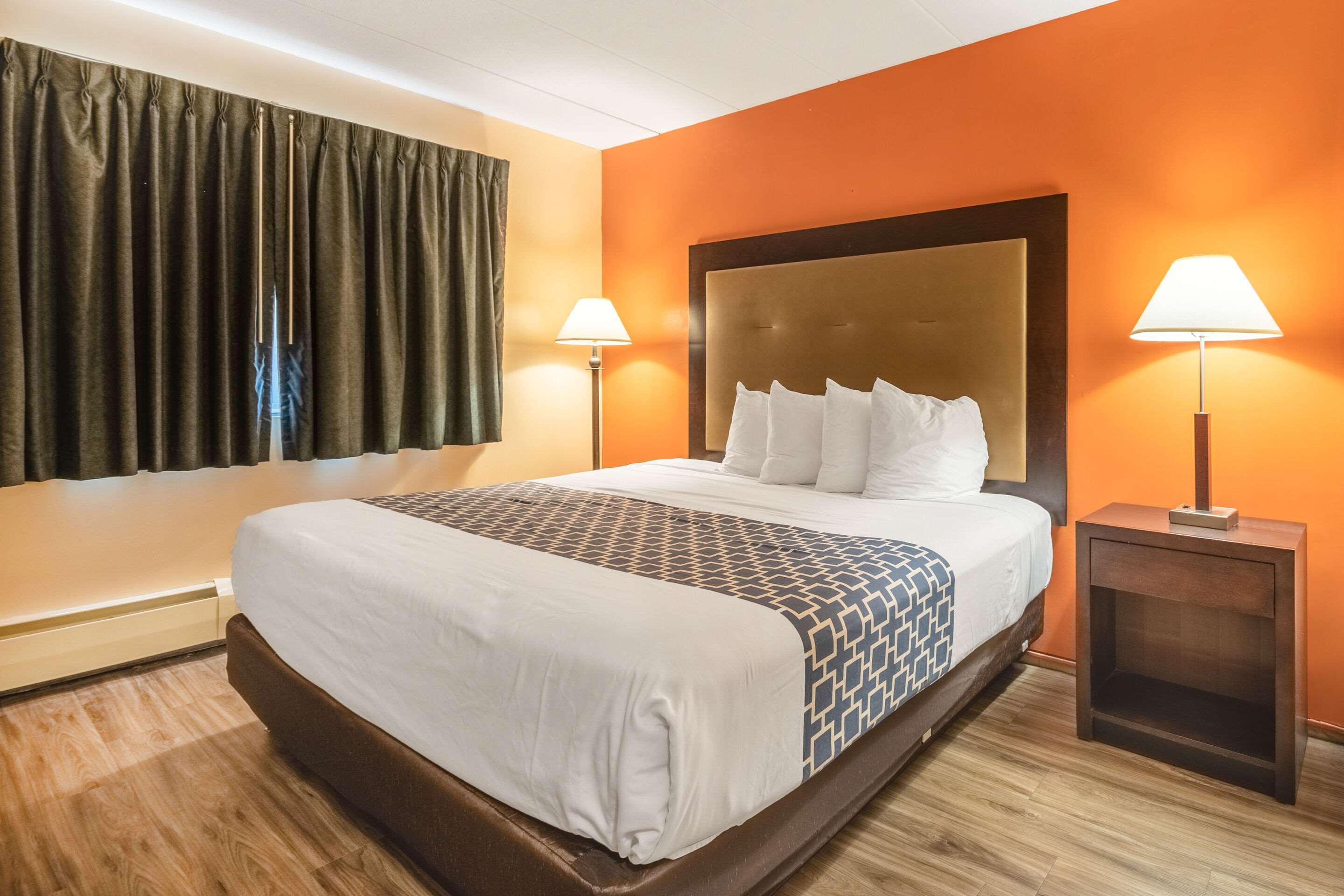 Econo Lodge Inn & Suites Airport Windsor Locks Exteriér fotografie