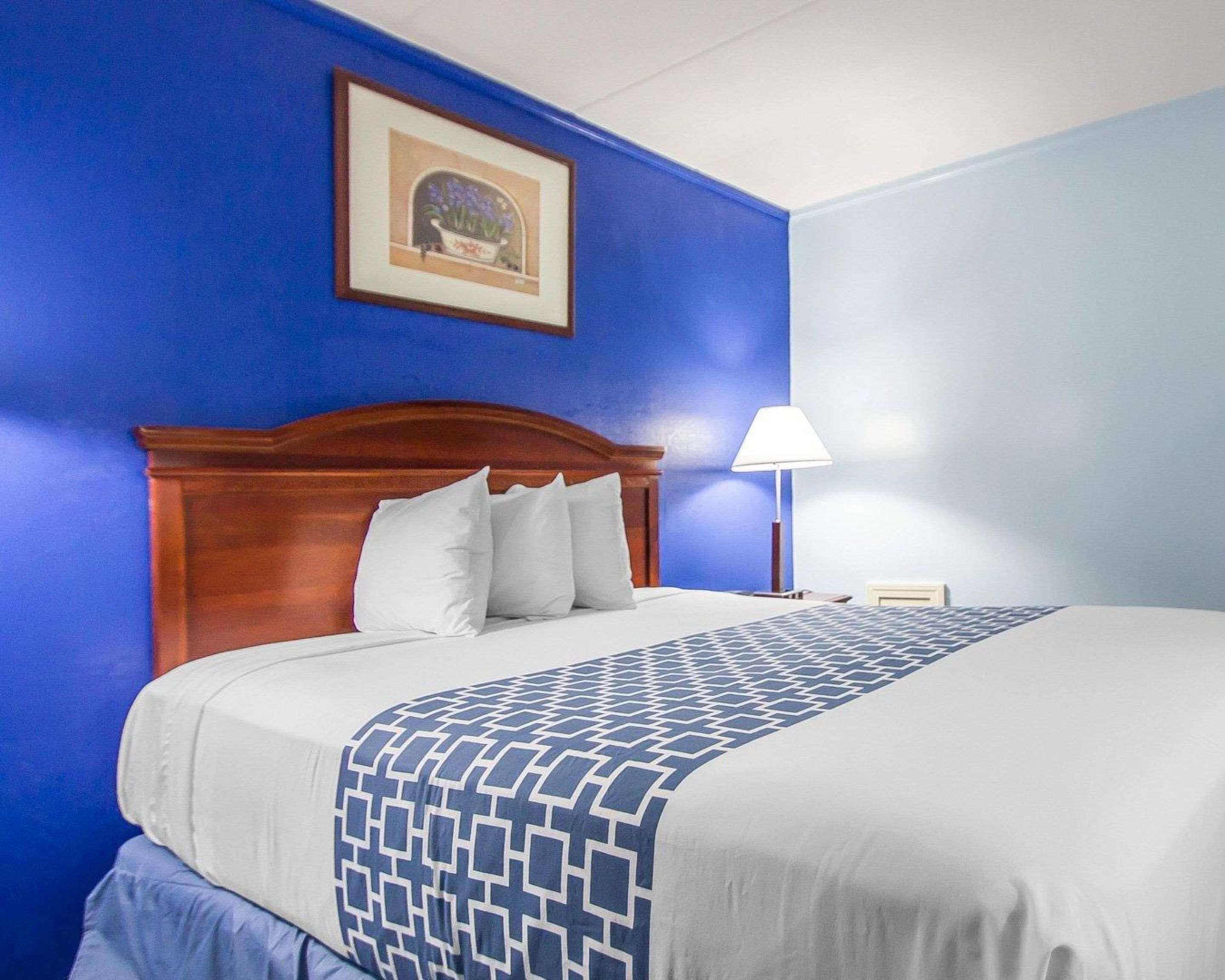 Econo Lodge Inn & Suites Airport Windsor Locks Exteriér fotografie