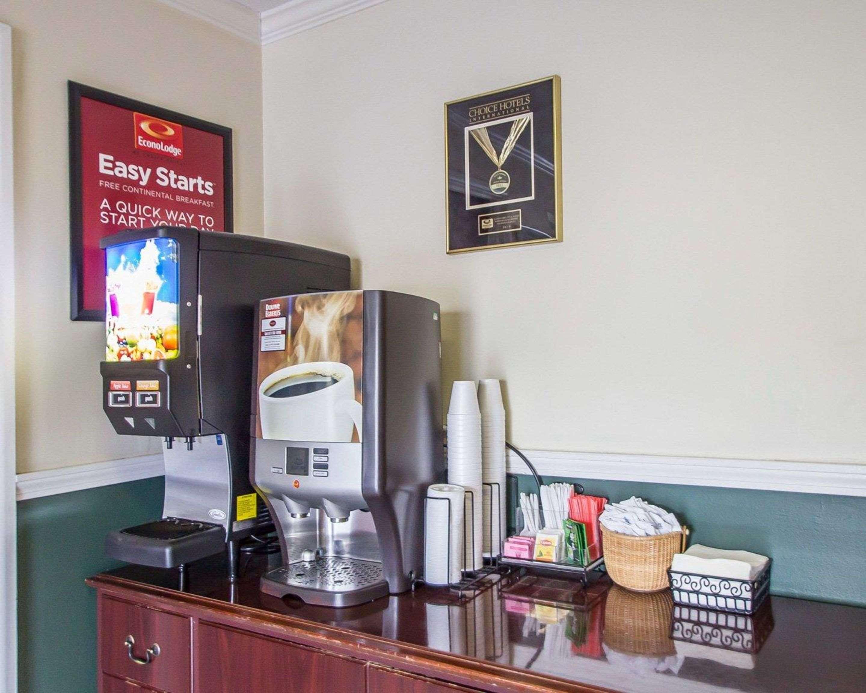 Econo Lodge Inn & Suites Airport Windsor Locks Exteriér fotografie